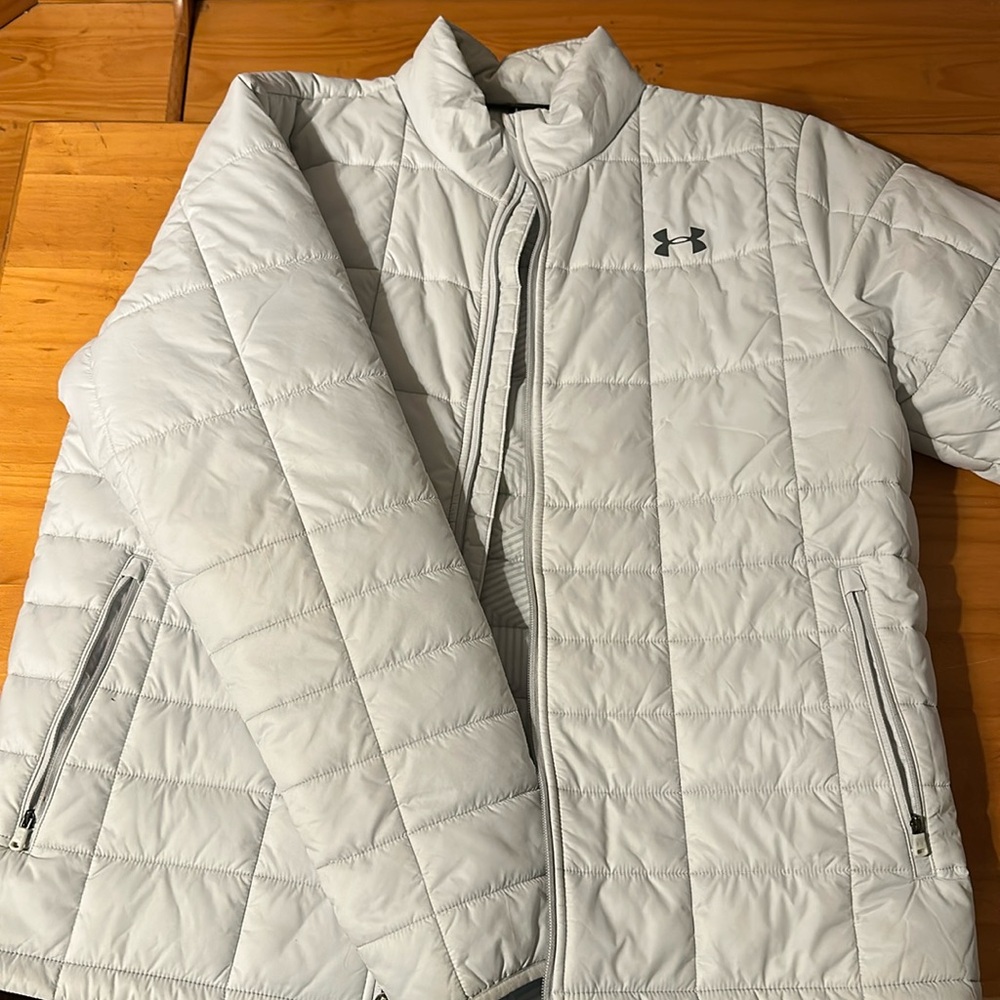 Under Armour male coat. in great condition. my boyfriend just didn’t like it.